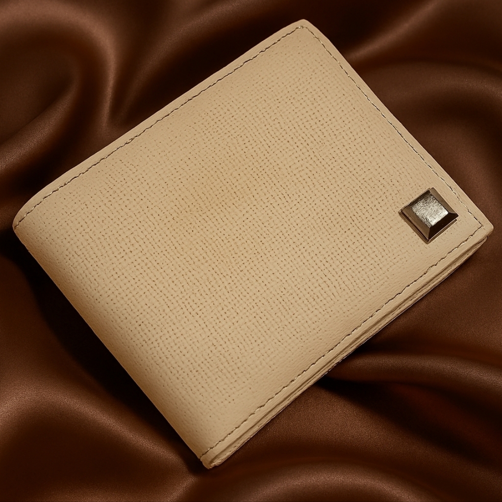 Gucci Beige Textured Leather Wallet Silver Hardware Authentic Designer - Luxury